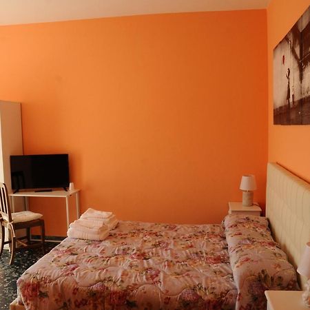 Andrea Affittacamere E B&B Solignano Nuovo Exterior foto